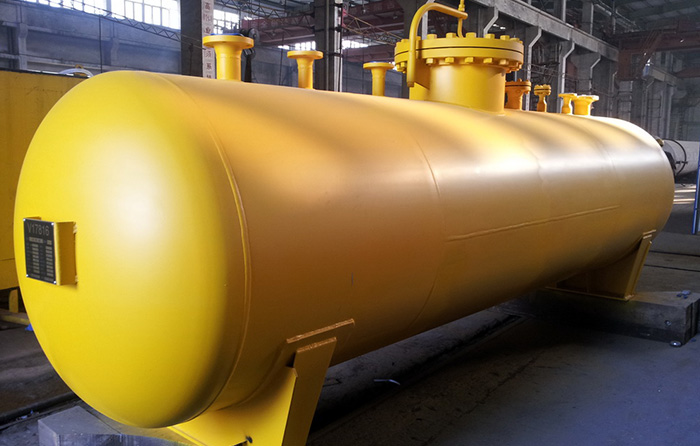 Clad Head For Pressure Vessels