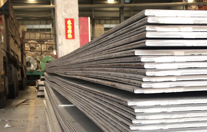 304 Stainless steel plates are widely applied in construction fields, ship building industries, petroleum and chemical industries, Heavy industries, water and electricity industries, pressure vessels, heat exchanger, food and marine industries. Stainless steel plates are notable for a fantastic corrosion resistance.