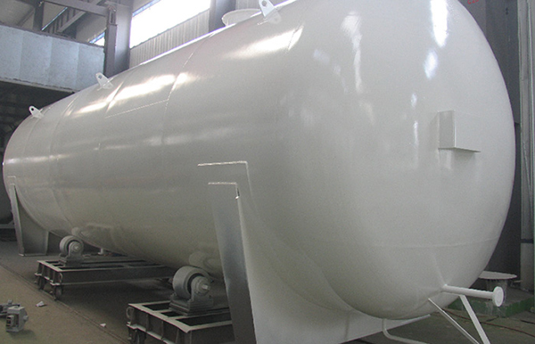 clad head for pressure vessels