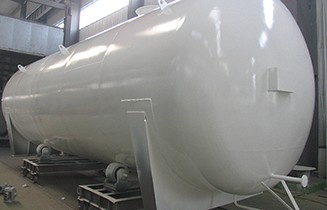 Applications of clad head for pressure vessels
